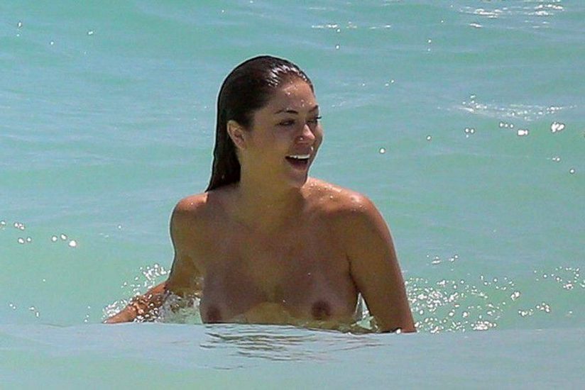 Arianny Celeste nude in the sea